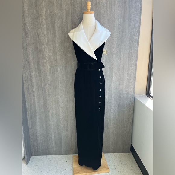 Saks Fifth Avenue Dresses & Skirts - NWT Vintage Saks Fifth Avenue Velvet Halter Neck Size 8